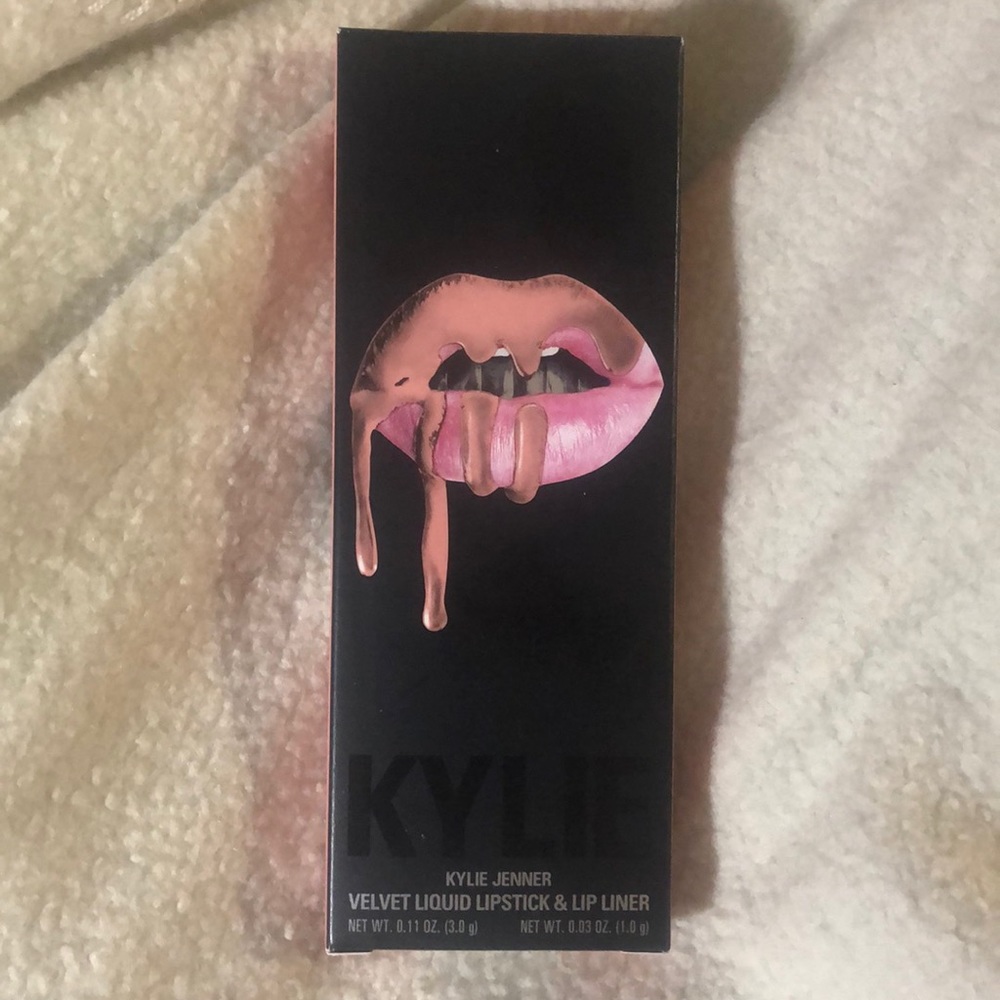 Kylie velvet lip kit in Bare
